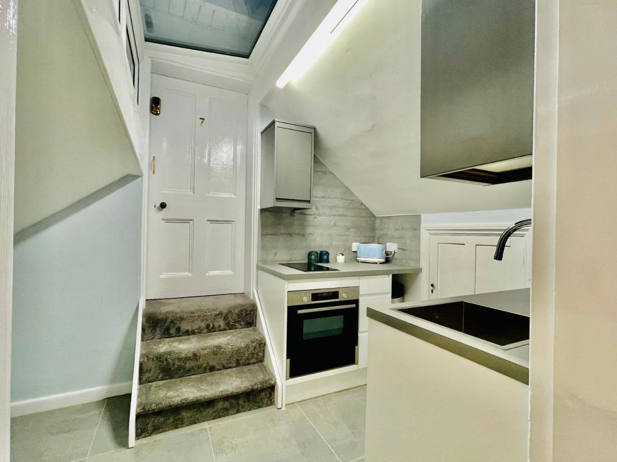 Deluxe Studios With Spa Included بورتسماوث المظهر الخارجي الصورة