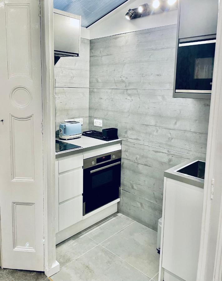 Deluxe Studios With Spa Included بورتسماوث المظهر الخارجي الصورة