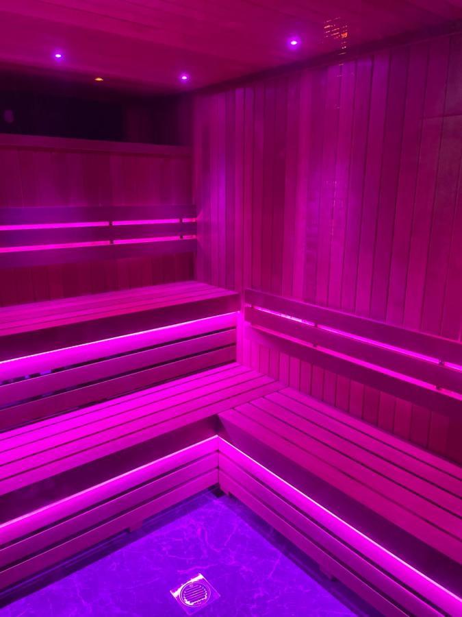 Deluxe Studios With Spa Included بورتسماوث المظهر الخارجي الصورة